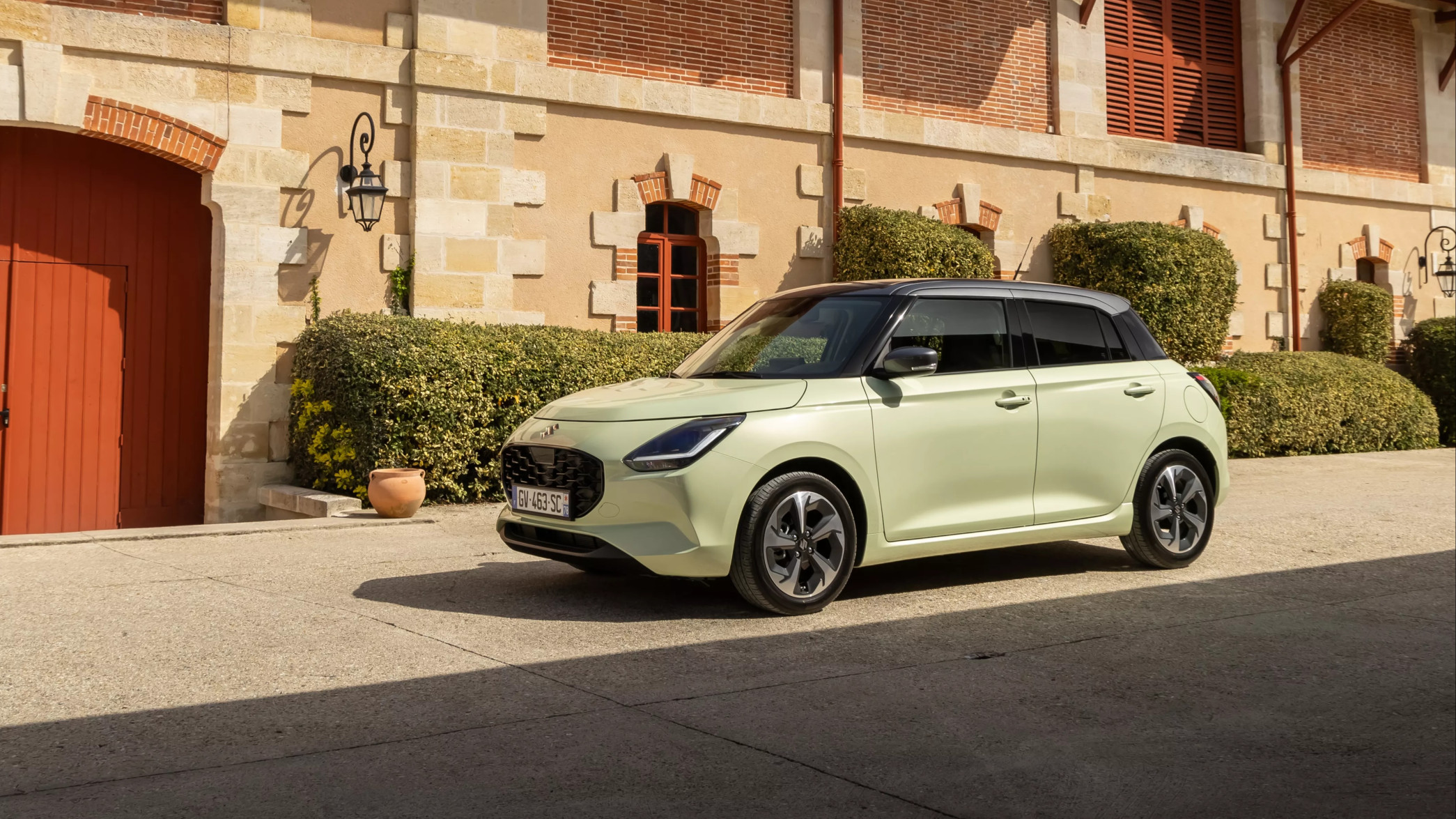 SUZUKI SWIFT HYBRID : LA TEINTE COOL YELLOW RECOMPENSEE PAR LE PRIX SPECIAL DE LA COULEUR AUTOMOBILE DE L’ANNEE AU JAPON